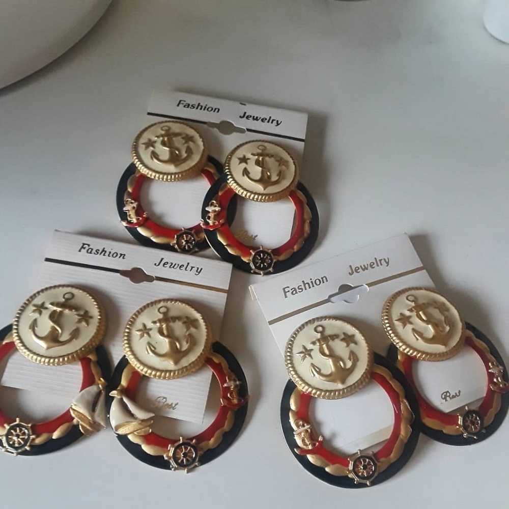 Beautiful earrings $5 each